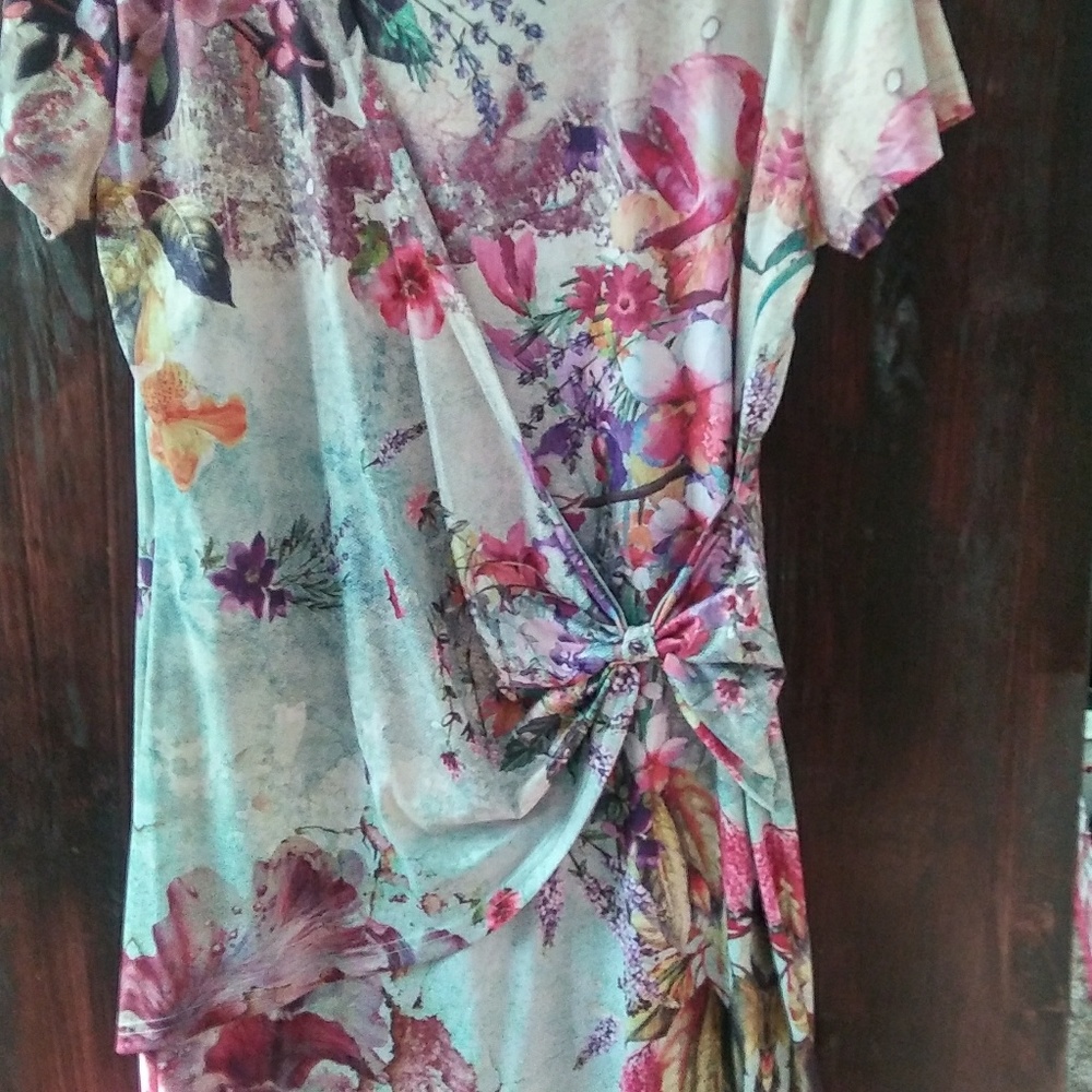 Smash! Floral dress.